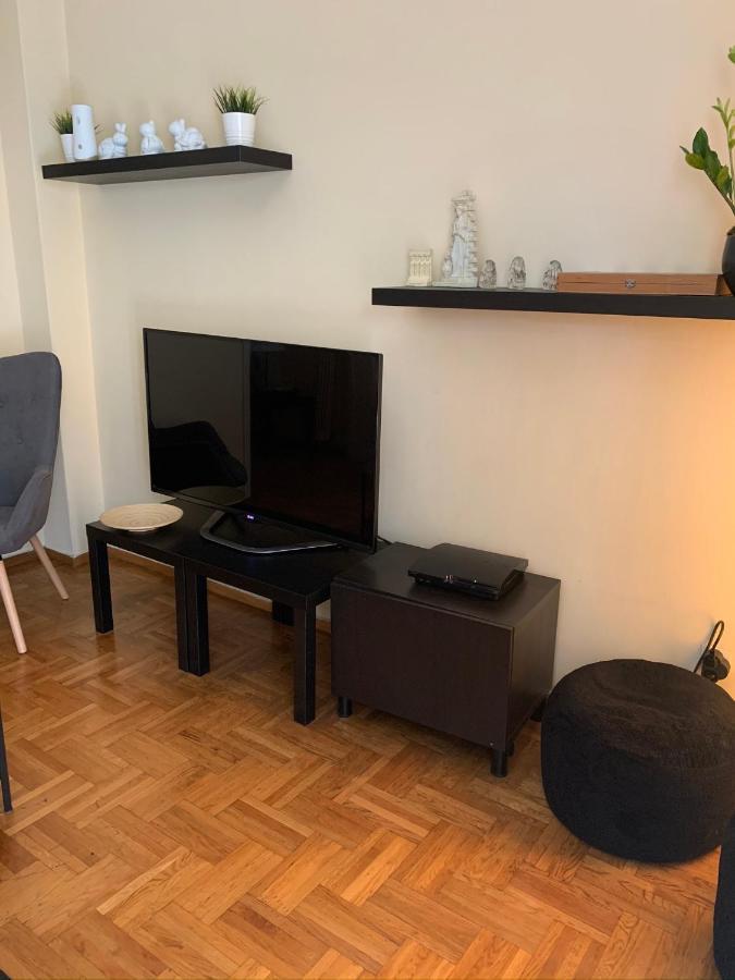 Renovated Cozy Apartment Near To Acropolis Athen Exterior foto